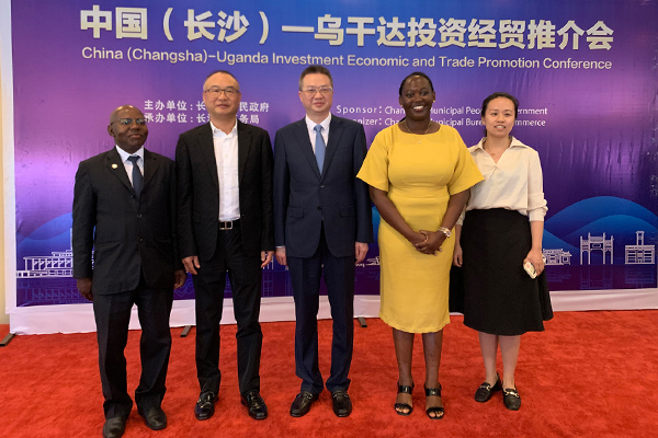 張海岸董事長隨長沙經(jīng)貿(mào)代表團(tuán)訪問非洲